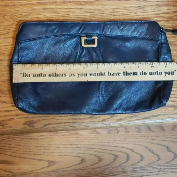 Vintage Blue Leather clutch - Picture 7 of 9